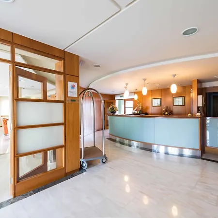 特龙科索酒店 3*