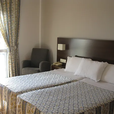 特龙科索酒店 3* 桑亨霍