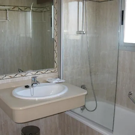 特龙科索酒店 3*