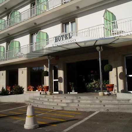 特龙科索酒店 桑亨霍